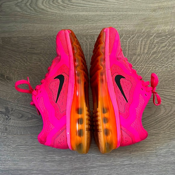 Nike Shoes - Neon Pink Nike Airmax running shoes🩷